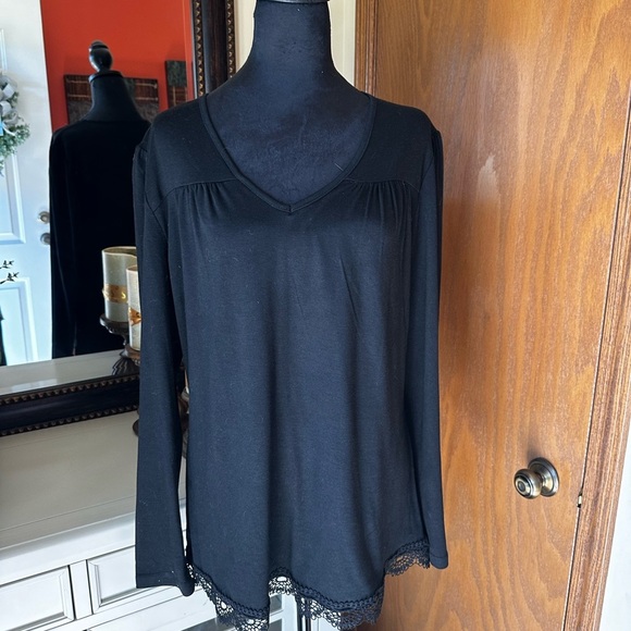 Women’s Black V Neck Top - Picture 2 of 5